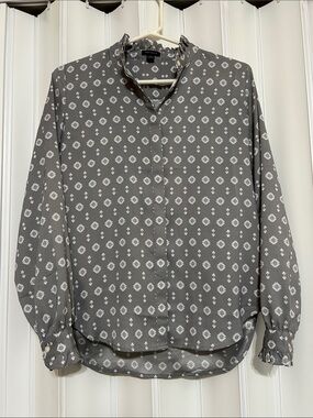 Ann Taylor Medallion Print Blouse Grey, Size XS
